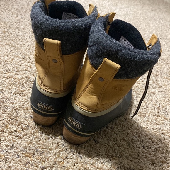 Sorel snow boots - Picture 3 of 5